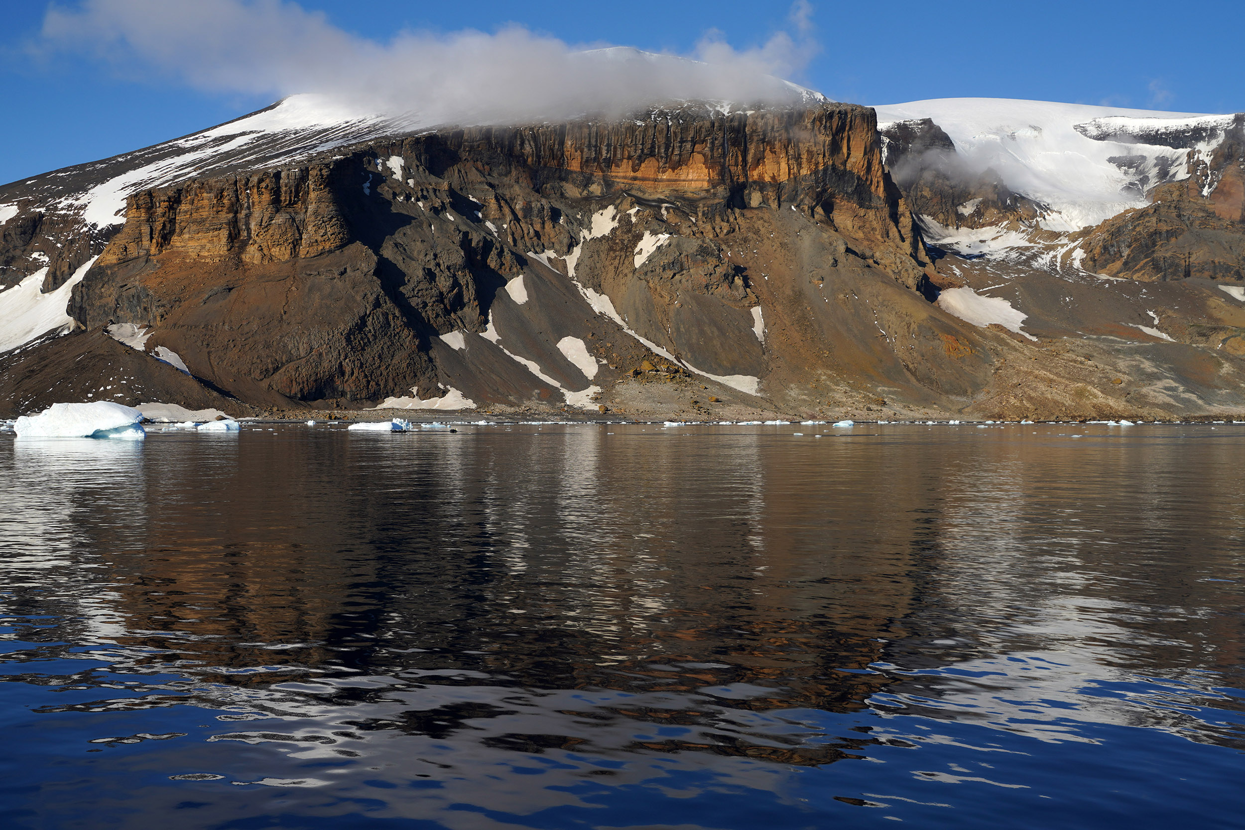 Brown Bluff, formation volcanique à la pointe nord de l'Antartique