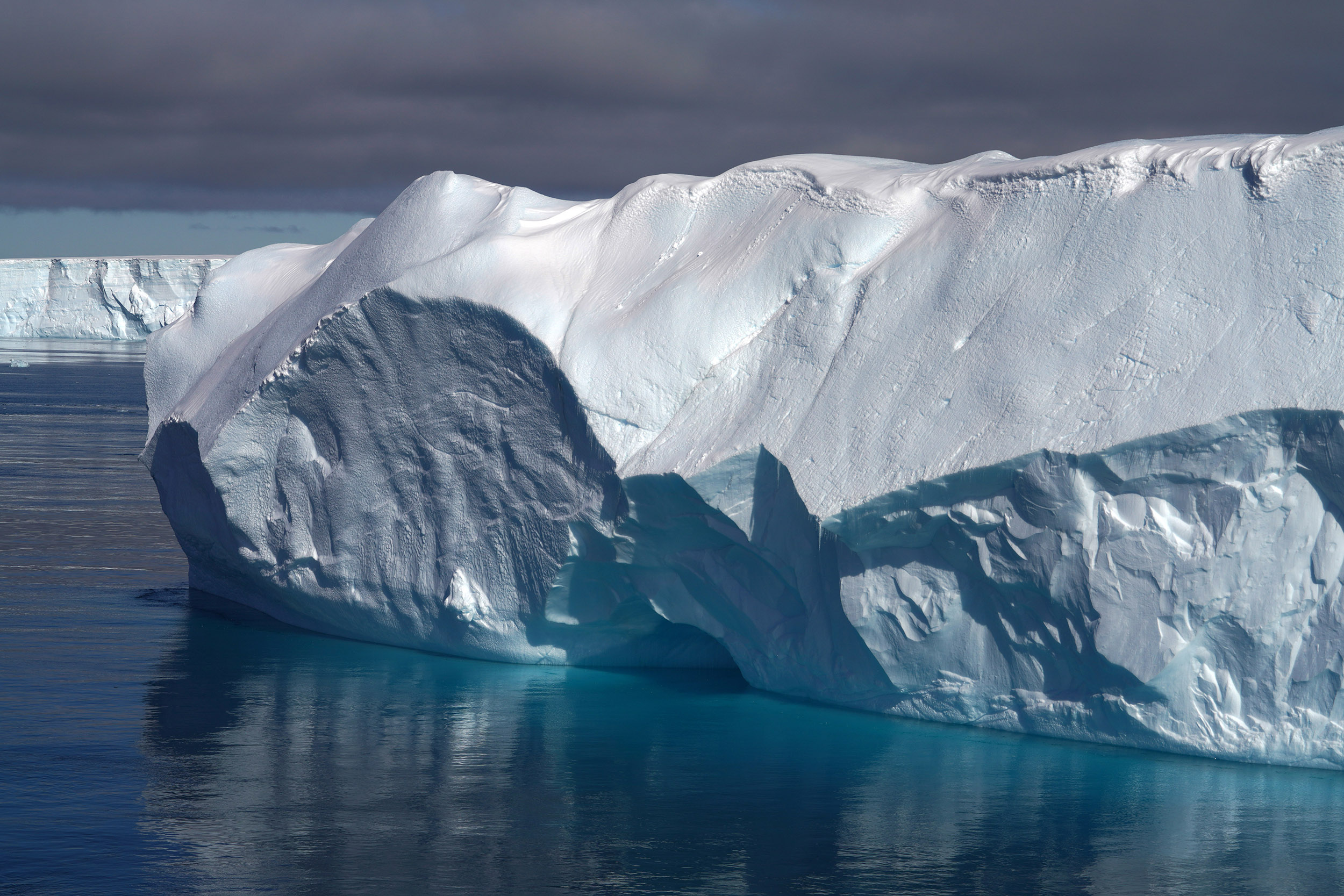 Iceberg et ses superbes couleurs bleutées