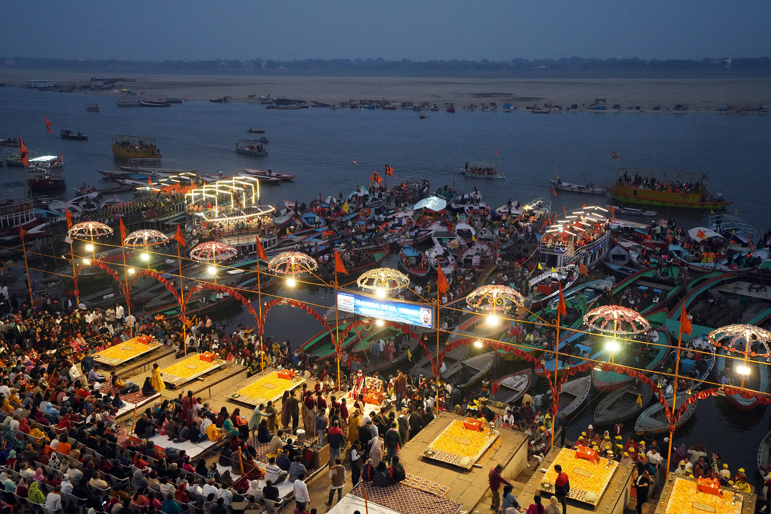 Cérémonie quotidienne "Ganga Aarti" - Varanasi