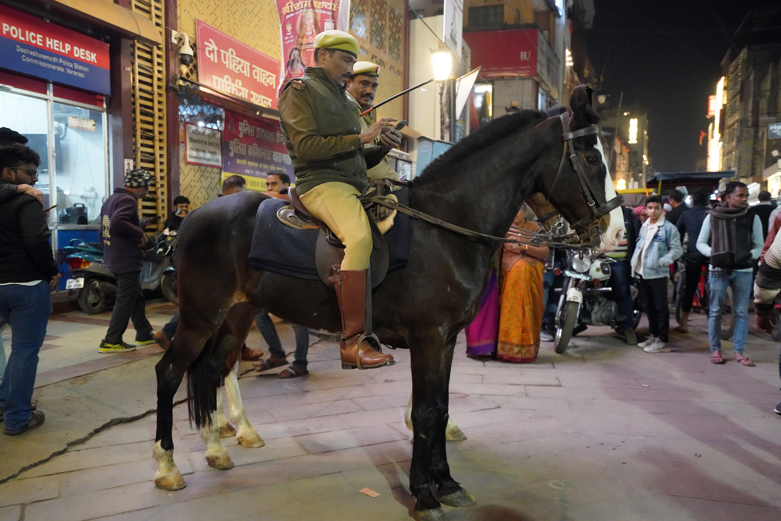 Police montée - Varanasi