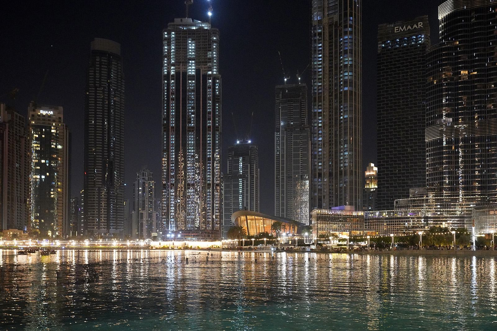 Les fontaines au pied de la tour Burj Khalifa